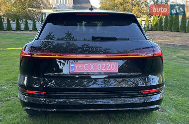 Позашляховик / Кросовер Audi e-tron 2019 в 