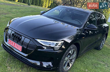 Позашляховик / Кросовер Audi e-tron 2019 в 