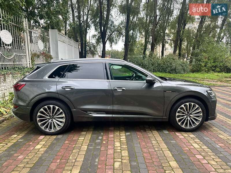 Внедорожник / Кроссовер Audi e-tron 2021 в Черновцах