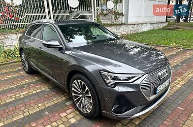 Позашляховик / Кросовер Audi e-tron 2021 в 