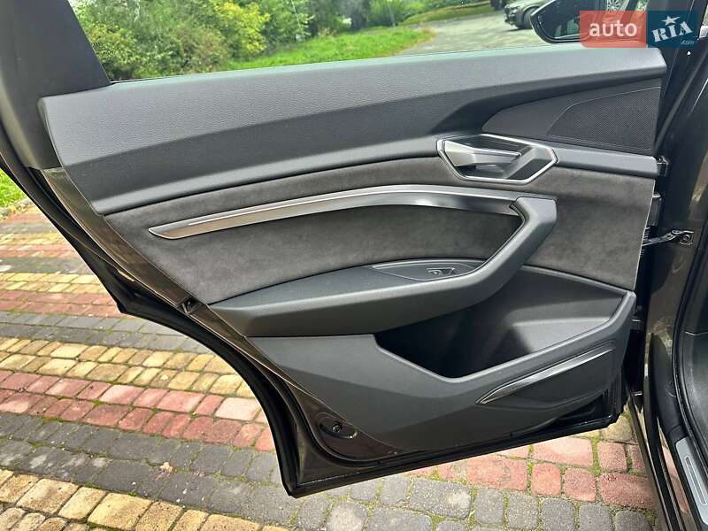 Внедорожник / Кроссовер Audi e-tron 2021 в Черновцах