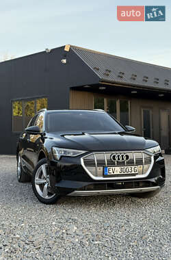 Внедорожник / Кроссовер Audi e-tron 2019 в 