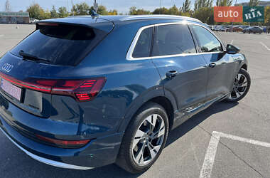 Внедорожник / Кроссовер Audi e-tron 2020 в 