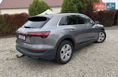Внедорожник / Кроссовер Audi e-tron 2021 в 