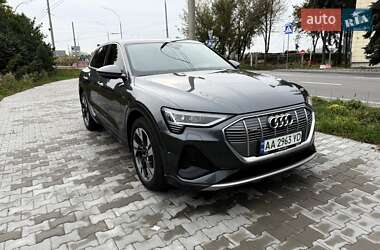 Внедорожник / Кроссовер Audi e-tron 2021 в 