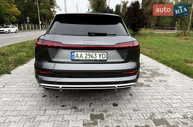 Внедорожник / Кроссовер Audi e-tron 2021 в 