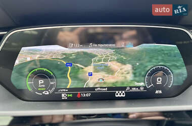 Внедорожник / Кроссовер Audi e-tron 2020 в 