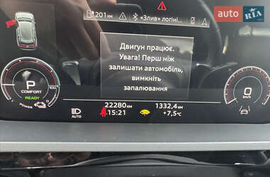 Позашляховик / Кросовер Audi e-tron 2023 в 