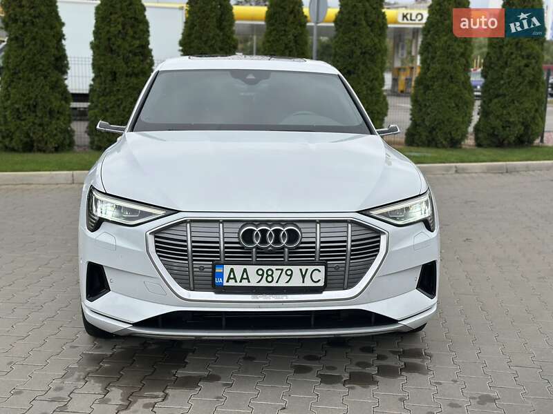 Внедорожник / Кроссовер Audi e-tron 2019 в Киеве