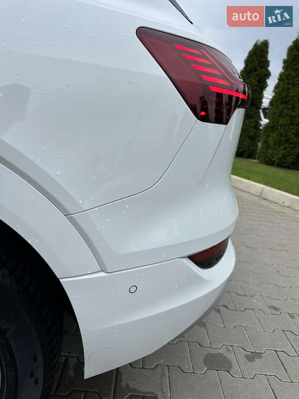 Внедорожник / Кроссовер Audi e-tron 2019 в Киеве