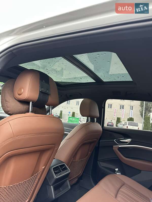 Внедорожник / Кроссовер Audi e-tron 2019 в Киеве
