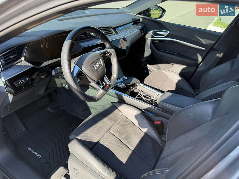 Внедорожник / Кроссовер Audi e-tron 2020 в Киеве