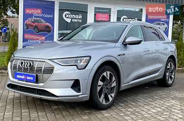 Позашляховик / Кросовер Audi e-tron 2022 в 