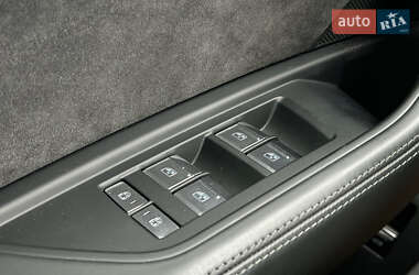 Позашляховик / Кросовер Audi e-tron 2020 в 