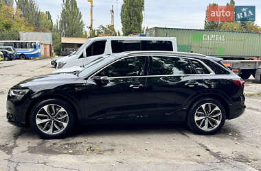 Внедорожник / Кроссовер Audi e-tron 2020 в 