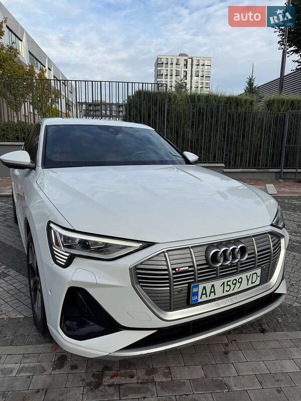 Внедорожник / Кроссовер Audi e-tron 2020 в Киеве фото 5 Внедорожник / Кроссовер Audi e-tron 2020 в Киеве