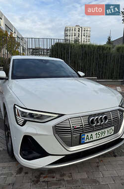 Внедорожник / Кроссовер Audi e-tron 2020 в 