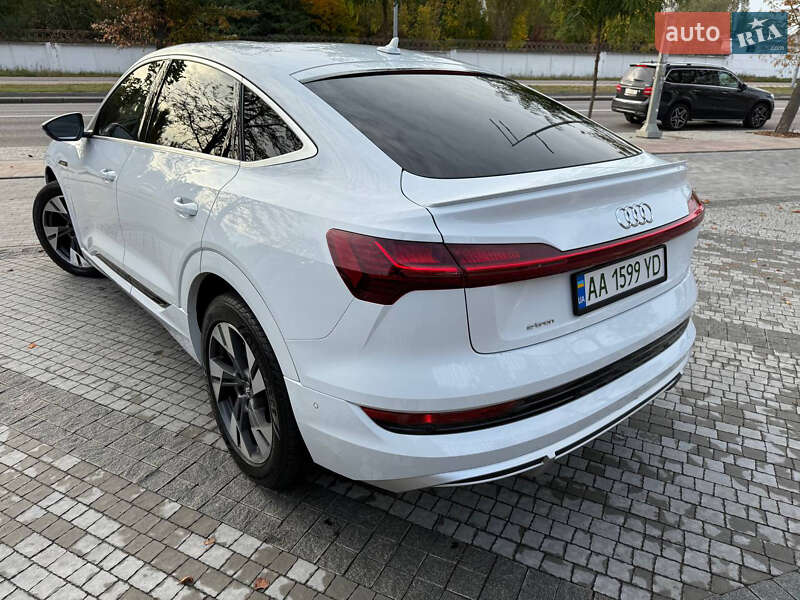 Внедорожник / Кроссовер Audi e-tron 2020 в Киеве фото 16 Внедорожник / Кроссовер Audi e-tron 2020 в Киеве