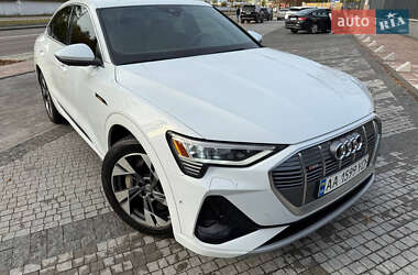 Внедорожник / Кроссовер Audi e-tron 2020 в 