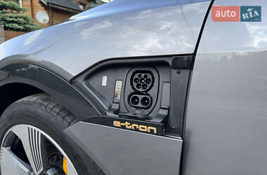 Внедорожник / Кроссовер Audi e-tron 2019 в 