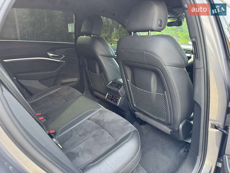 Внедорожник / Кроссовер Audi e-tron 2019 в Львове