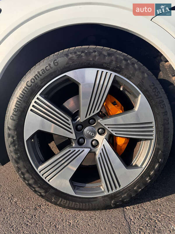 Внедорожник / Кроссовер Audi e-tron 2019 в Львове фото 4 Внедорожник / Кроссовер Audi e-tron 2019 в Львове