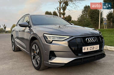 Позашляховик / Кросовер Audi e-tron 2020 в 