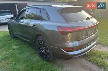 Внедорожник / Кроссовер Audi e-tron 2019 в 