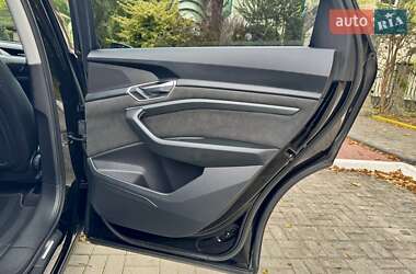 Позашляховик / Кросовер Audi e-tron 2020 в 