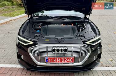 Позашляховик / Кросовер Audi e-tron 2020 в 
