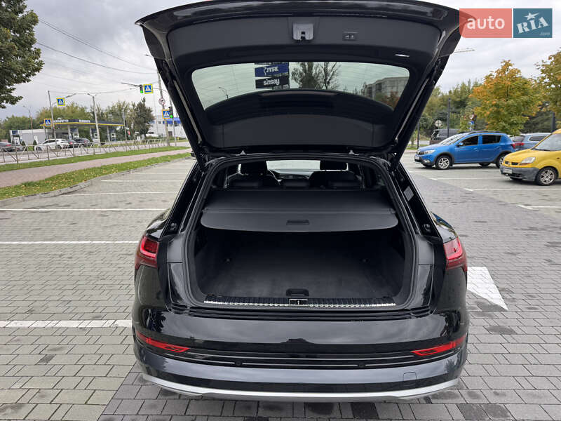 Внедорожник / Кроссовер Audi e-tron 2023 в Хмельницком