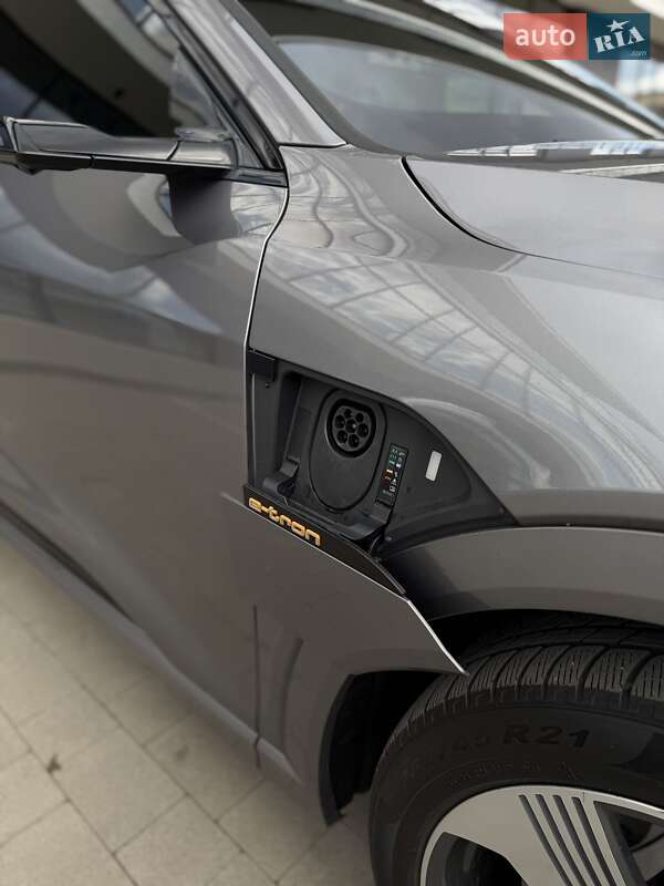 Позашляховик / Кросовер Audi e-tron 2019 в Ужгороді