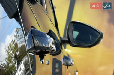 Внедорожник / Кроссовер Audi e-tron 2022 в 