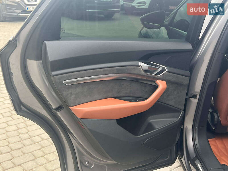 Позашляховик / Кросовер Audi e-tron 2019 в Львові