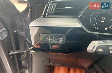 Внедорожник / Кроссовер Audi e-tron 2019 в 