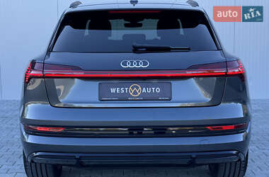 Внедорожник / Кроссовер Audi e-tron 2022 в 
