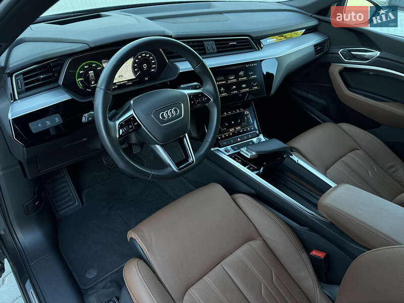 Позашляховик / Кросовер Audi e-tron 2022 в Мукачевому