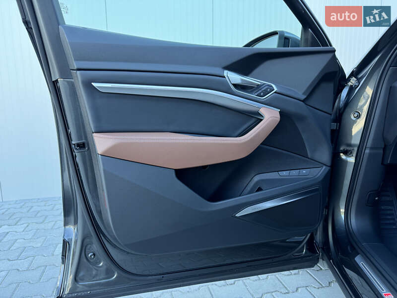Позашляховик / Кросовер Audi e-tron 2022 в Мукачевому