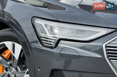 Внедорожник / Кроссовер Audi e-tron 2020 в 