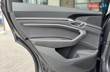 Внедорожник / Кроссовер Audi e-tron 2020 в 
