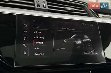 Внедорожник / Кроссовер Audi e-tron 2020 в 