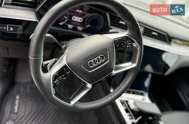 Внедорожник / Кроссовер Audi e-tron 2021 в 