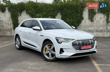 Внедорожник / Кроссовер Audi e-tron 2021 в 