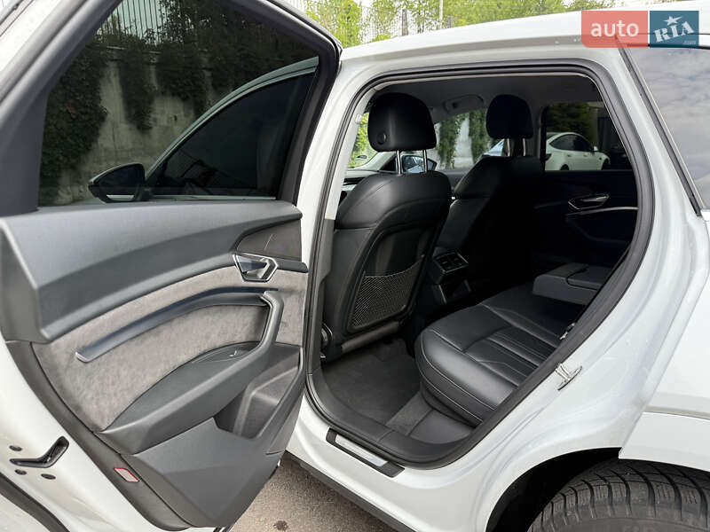 Позашляховик / Кросовер Audi e-tron 2021 в Рівному фото 52 Позашляховик / Кросовер Audi e-tron 2021 в Рівному