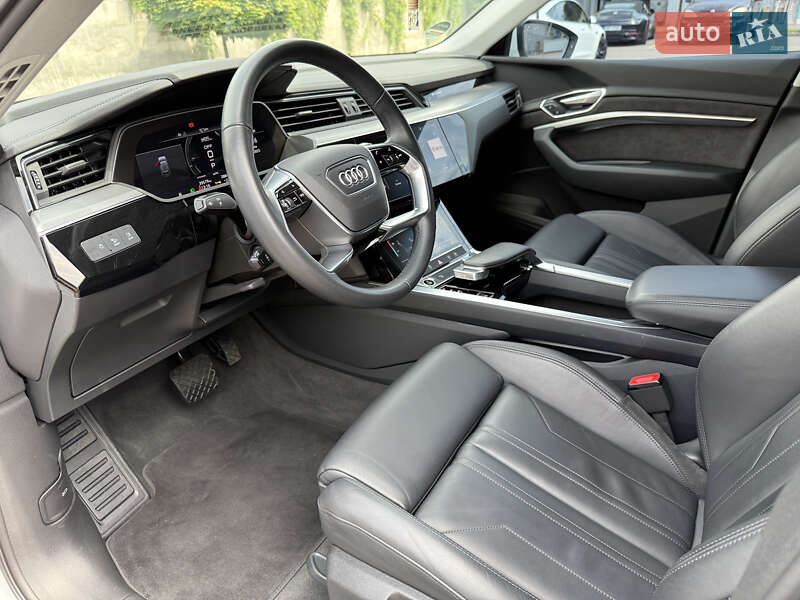 Позашляховик / Кросовер Audi e-tron 2021 в Рівному фото 69 Позашляховик / Кросовер Audi e-tron 2021 в Рівному