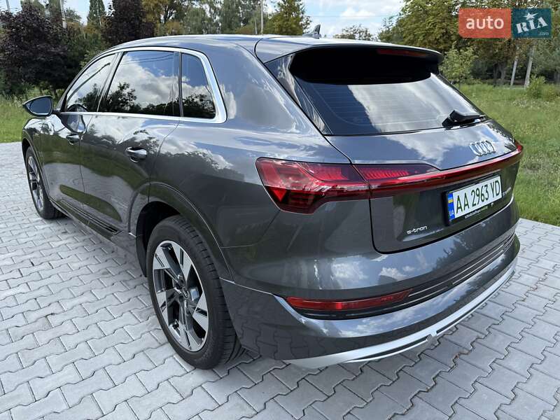 Внедорожник / Кроссовер Audi e-tron 2021 в Киеве