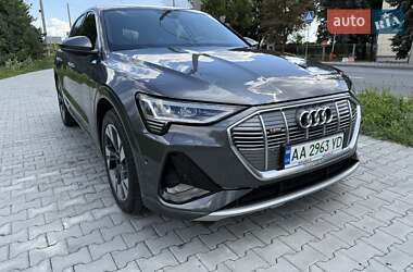 Позашляховик / Кросовер Audi e-tron 2021 в 
