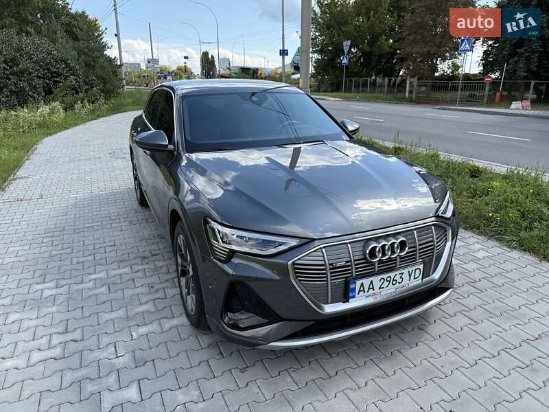 Внедорожник / Кроссовер Audi e-tron 2021 в Киеве