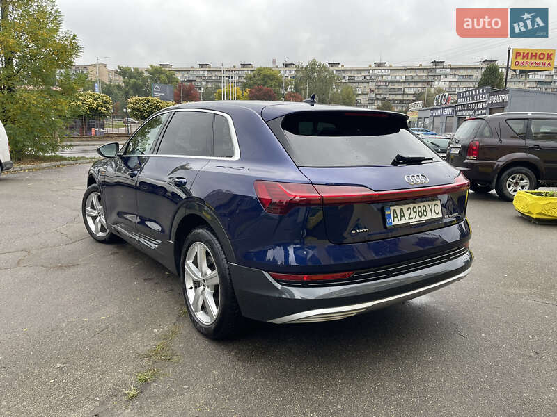 Позашляховик / Кросовер Audi e-tron 2021 в Києві