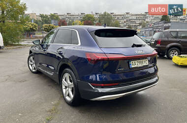 Позашляховик / Кросовер Audi e-tron 2021 в 